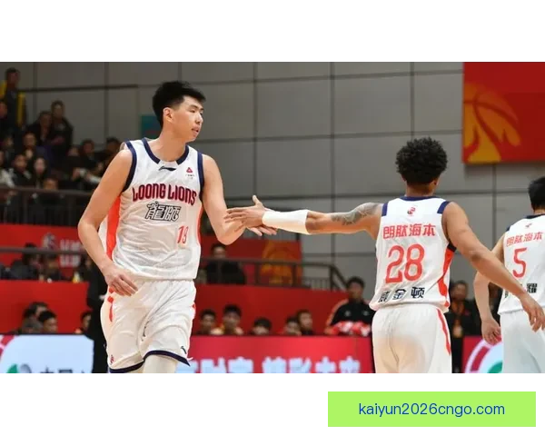 徐昕下周赴美多校关注包括今年NCAA亚军NBA五队邀试训 徐昕下周赴美多校关注包括今年NCAA亚军NBA五队邀试训